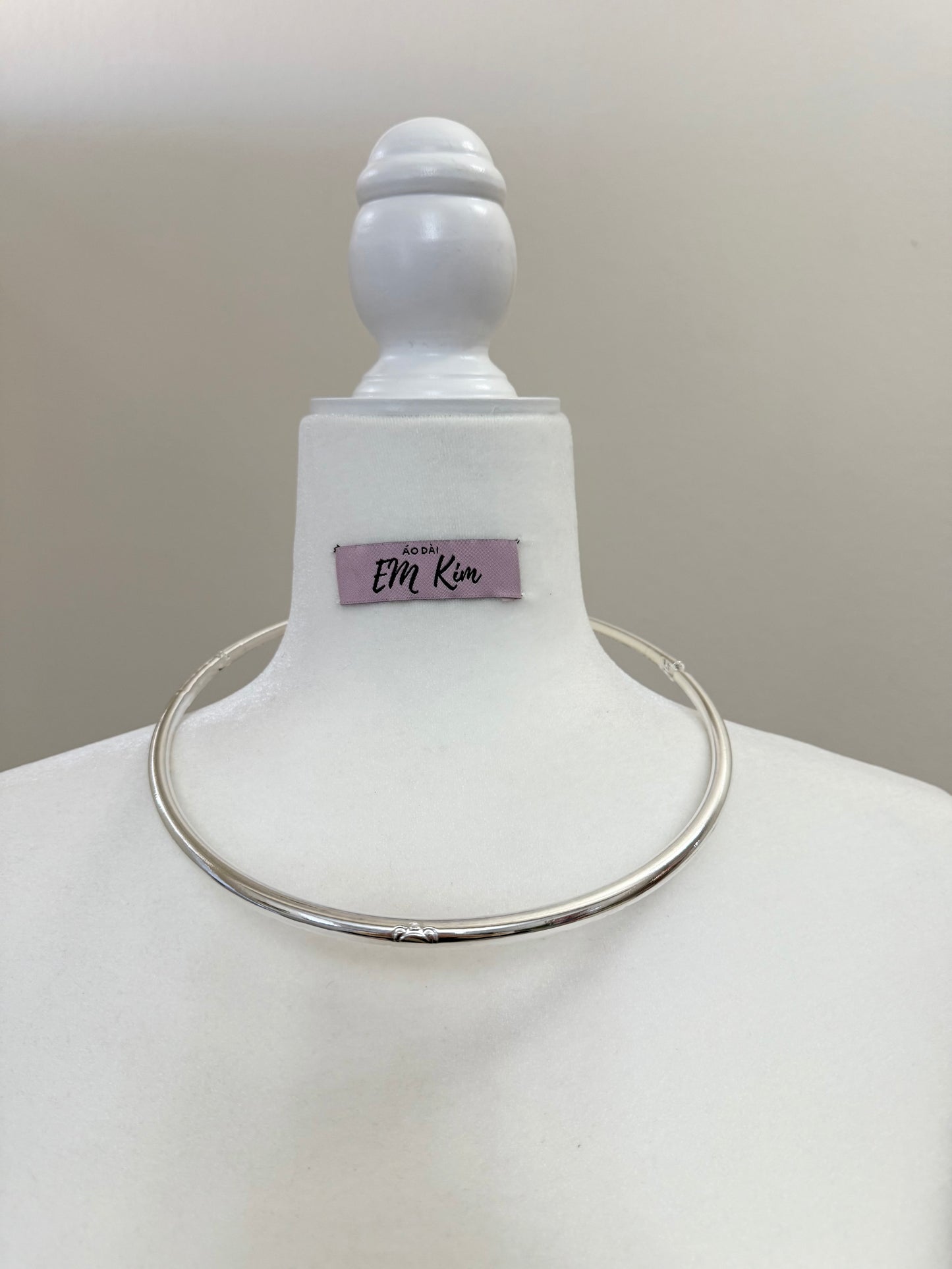 Silver necklace |Modern Ao Dai/ Ao Dai for women/ Ao Dai Viet Nam| Lunar New Year|A9