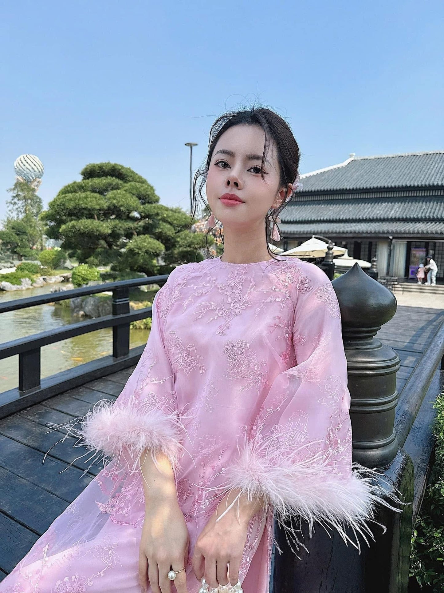 Linn Long hong | Pre-made Vietnamese Dress for Lunar New Year Ao Dai Viet Nam|Ao Dai Cach Tan with Pants S14