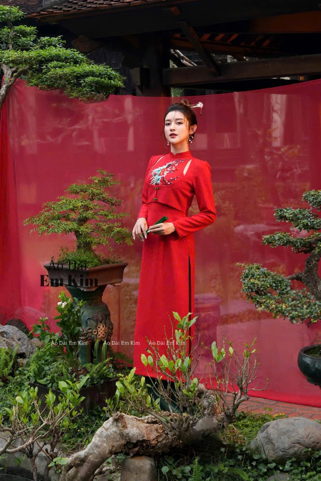 Sleeves Ao Dai YemCach Tan|Red flowers New Year| Pre-made Vietnamese Dress for Lunar New Year Ao Dai Viet Nam|Ao Dai Cach Tan with Pants T09