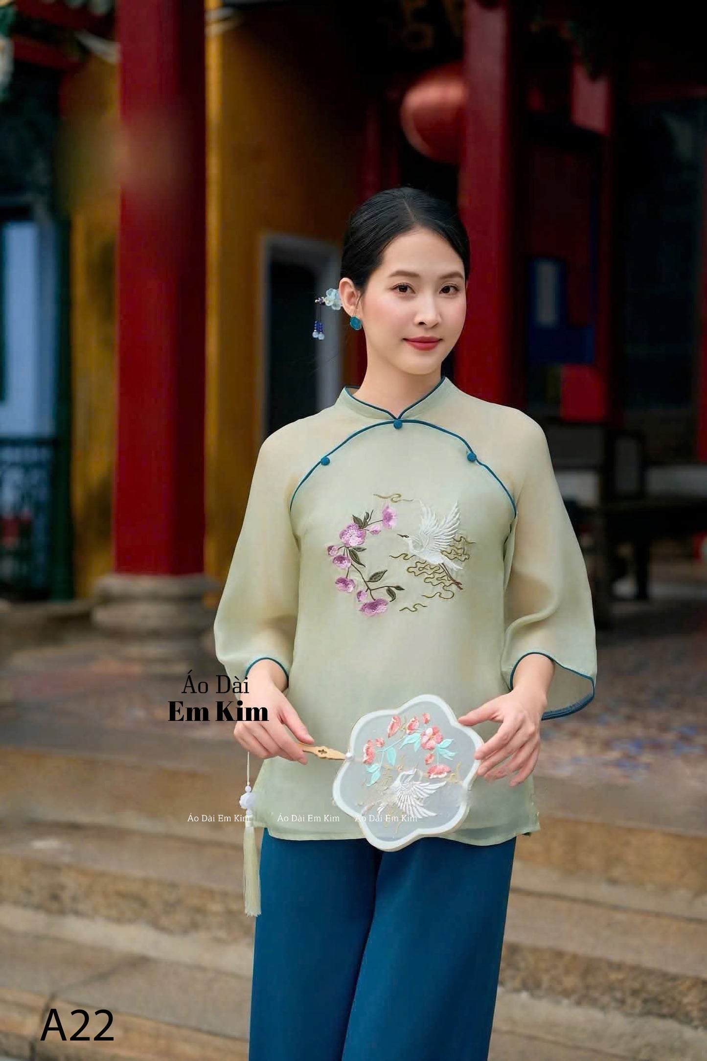 Di Chua Set | Pre-made Vietnamese Dress for Lunar New Year Ao Dai Viet Nam|Ao Dai Cach Tan with Pants A22