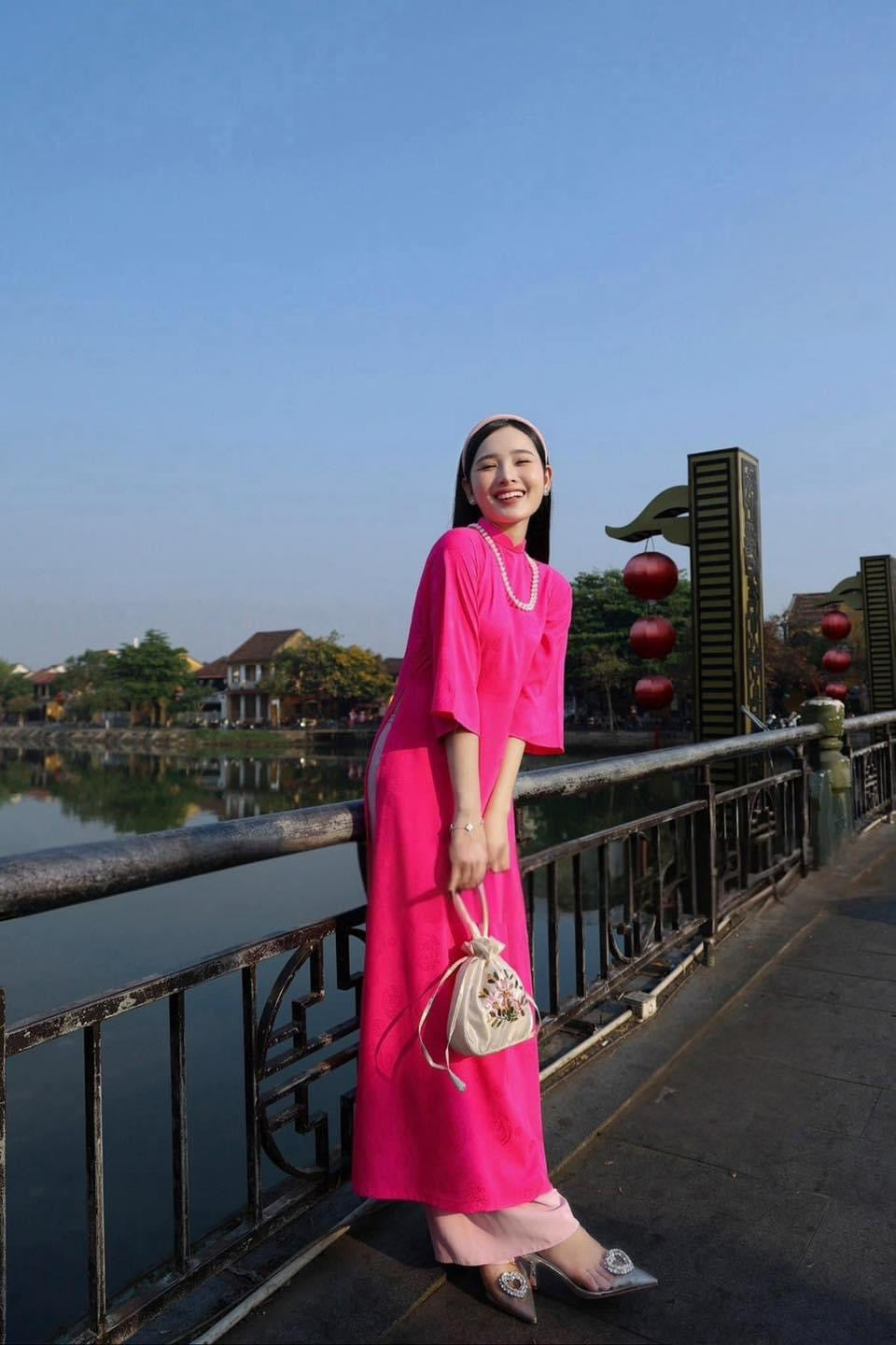 Hot pink lụa gấm loose form ao dai xuong  P15