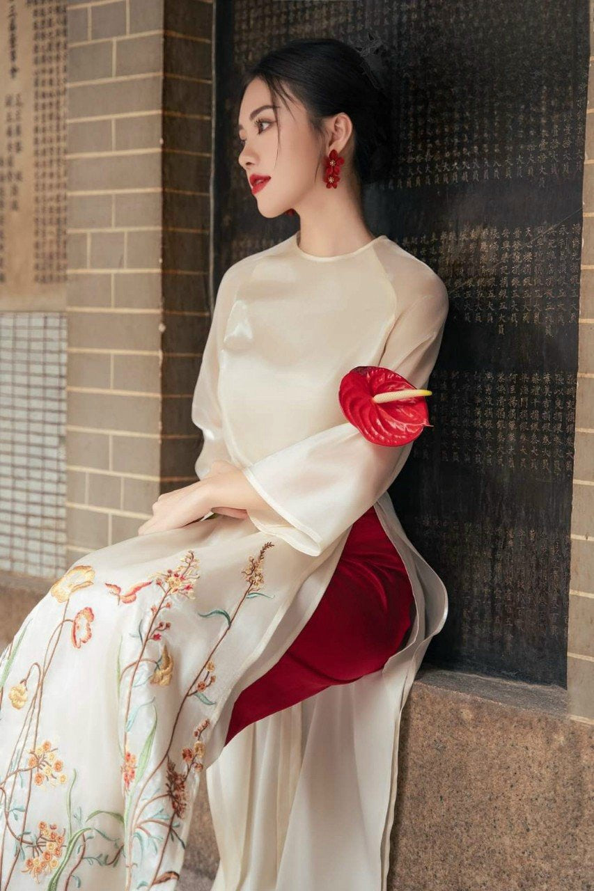 Cream design Embroidery Ao Dai Yem P10