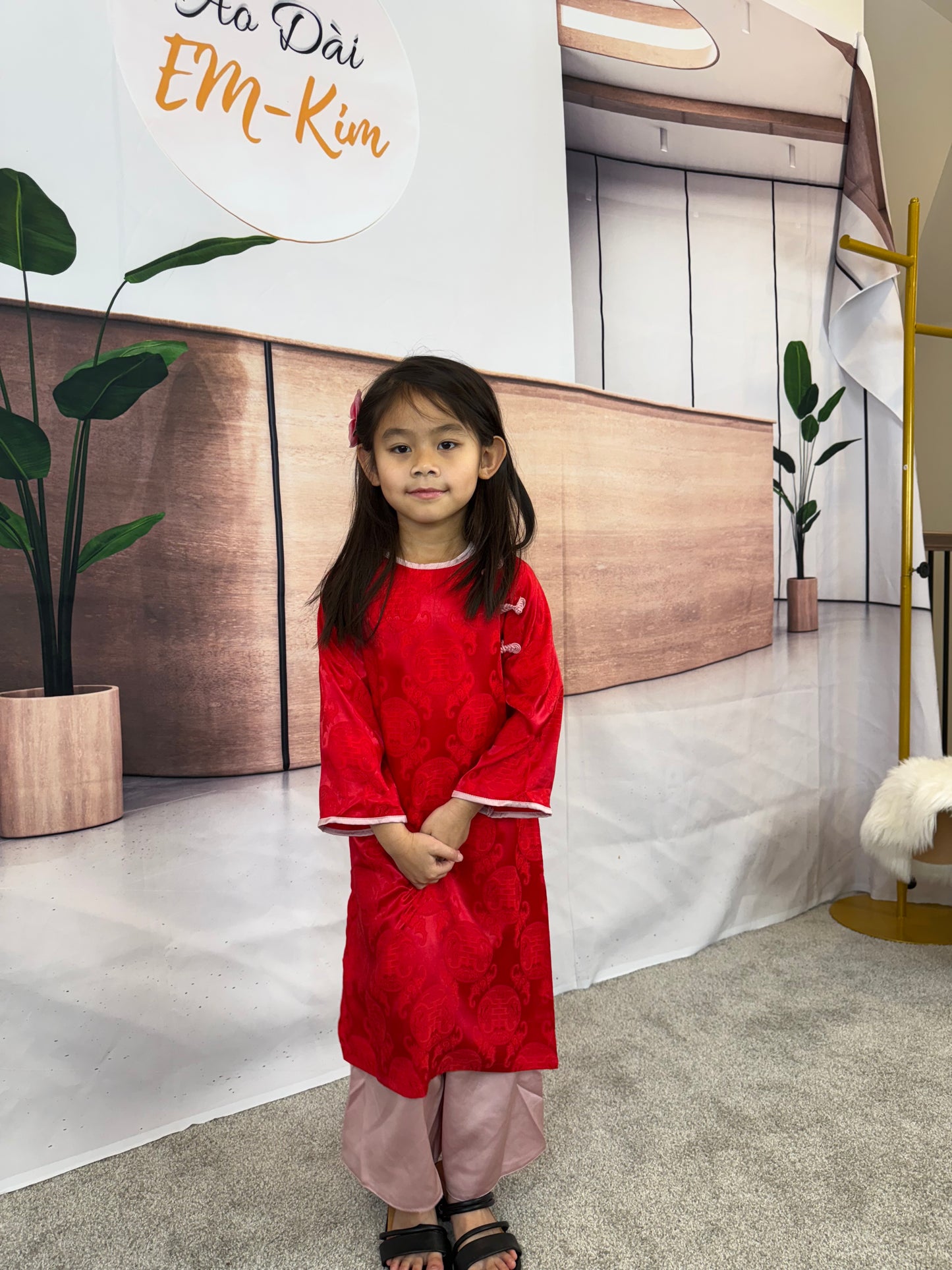 Gấm Áo Dài  Red for Girls | U10