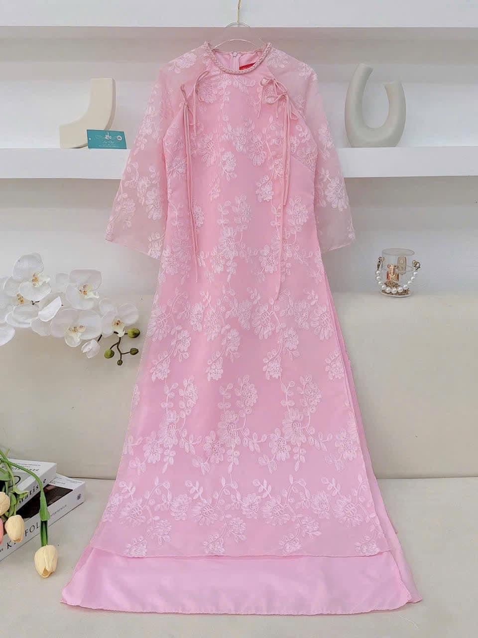 Light pink lace plain Ao Dai Cach tan| Pre-made Vietnamese Dress for Lunar New Year|Ao Dai Cach Tan with Pants M01