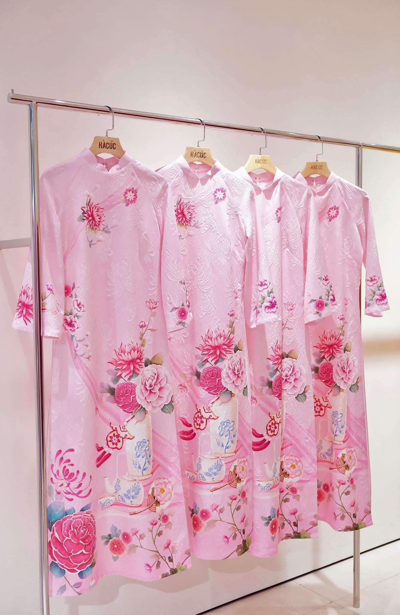 Ha Cuc Hong rua Primy flowers Ao Dai| Pre-made Vietnamese Dress for Lunar New Year Ao Dai Viet Nam|Ao Dai Cach Tan with Pants Q26