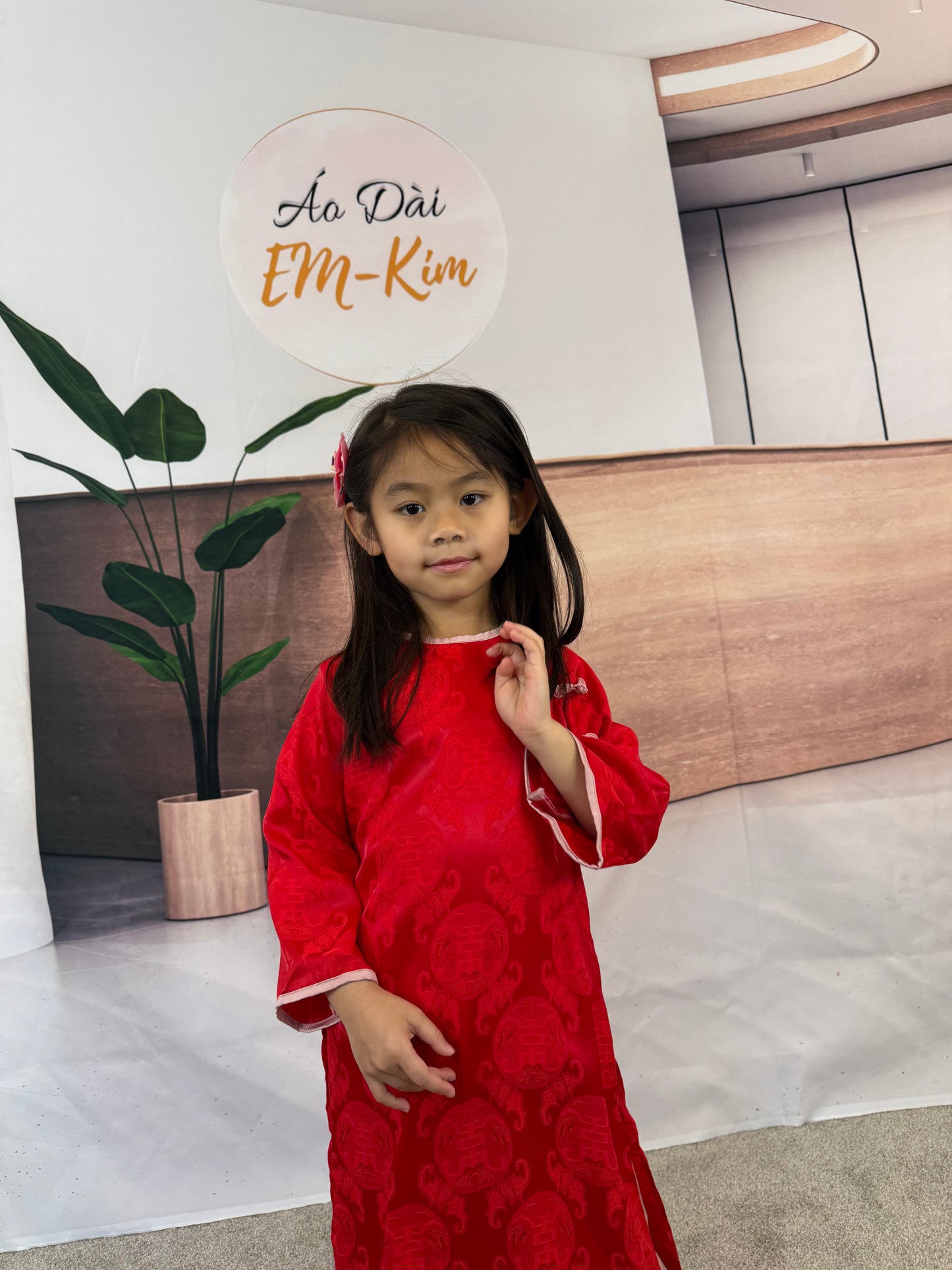 Gấm Áo Dài  Red for Girls | U10