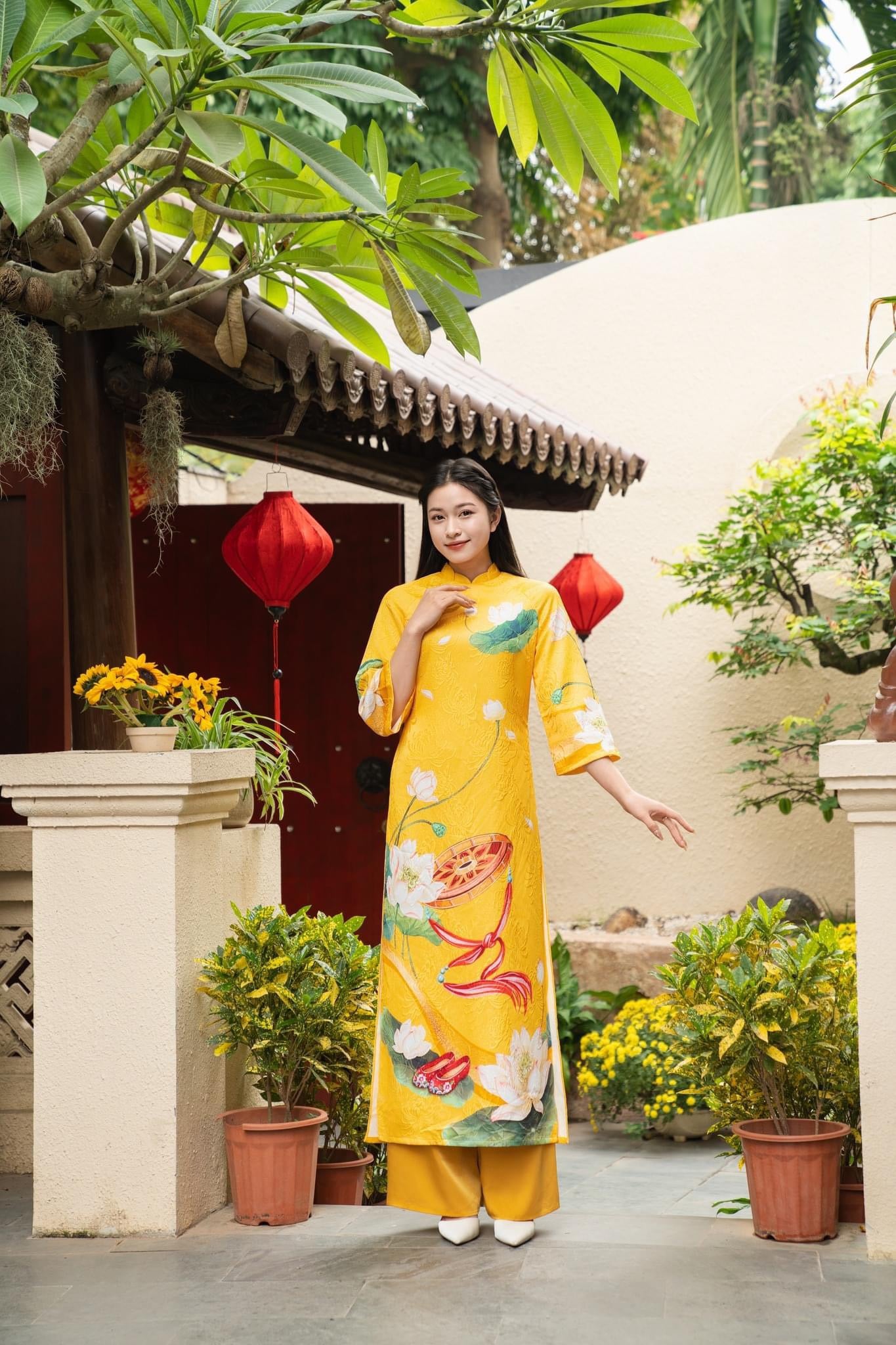 Ha Cuc Vang rua Primy flowers Ao Dai| Pre-made Vietnamese Dress for Lunar New Year Ao Dai Viet Nam|Ao Dai Cach Tan with Pants Q25