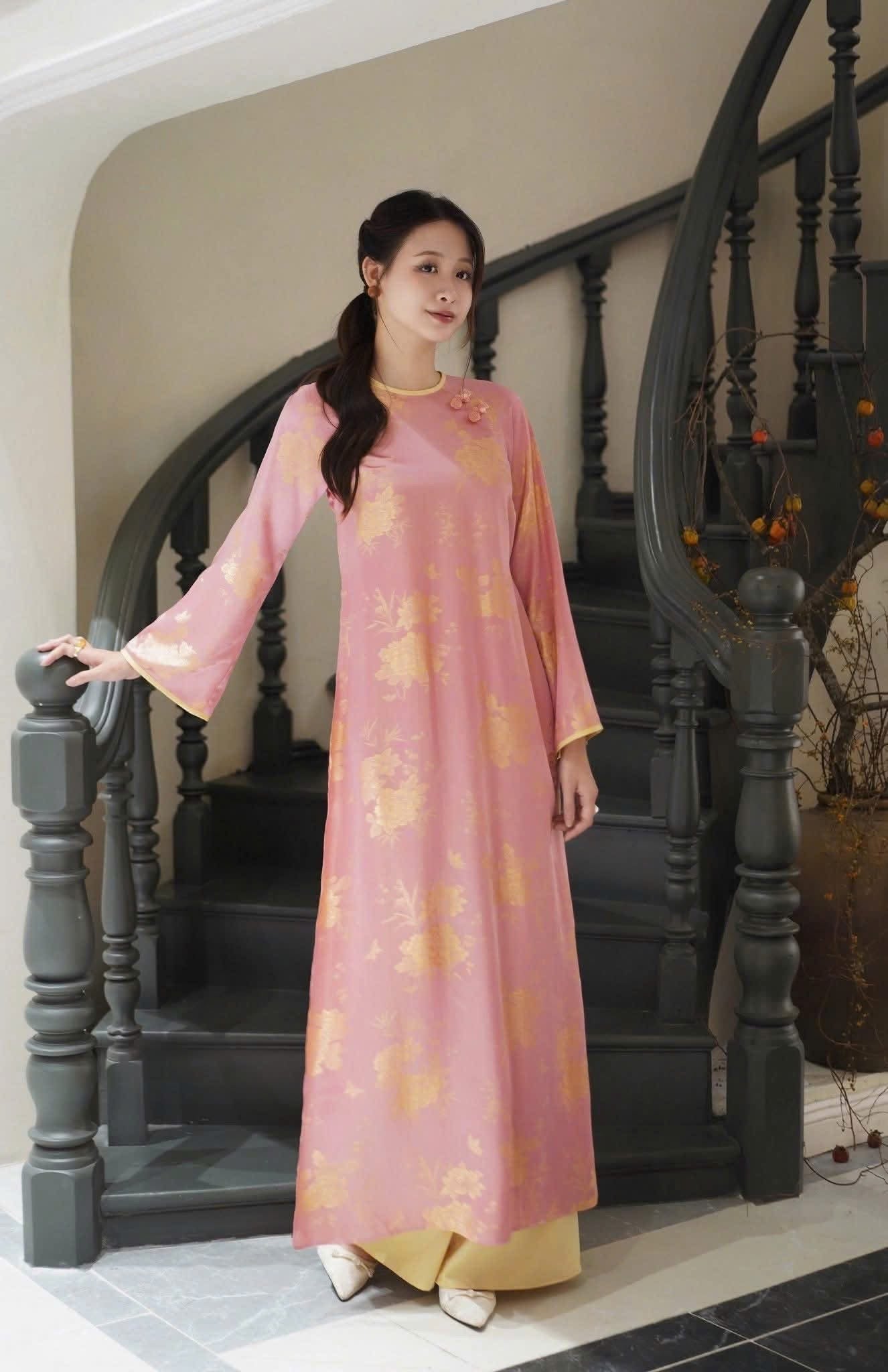 Gấm Pink form xuông Ao Dài Cách Tân B52