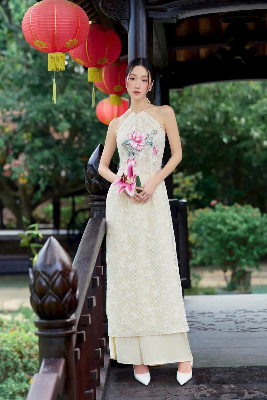 Cream Lace Embroidery Ao Dai Yem P09