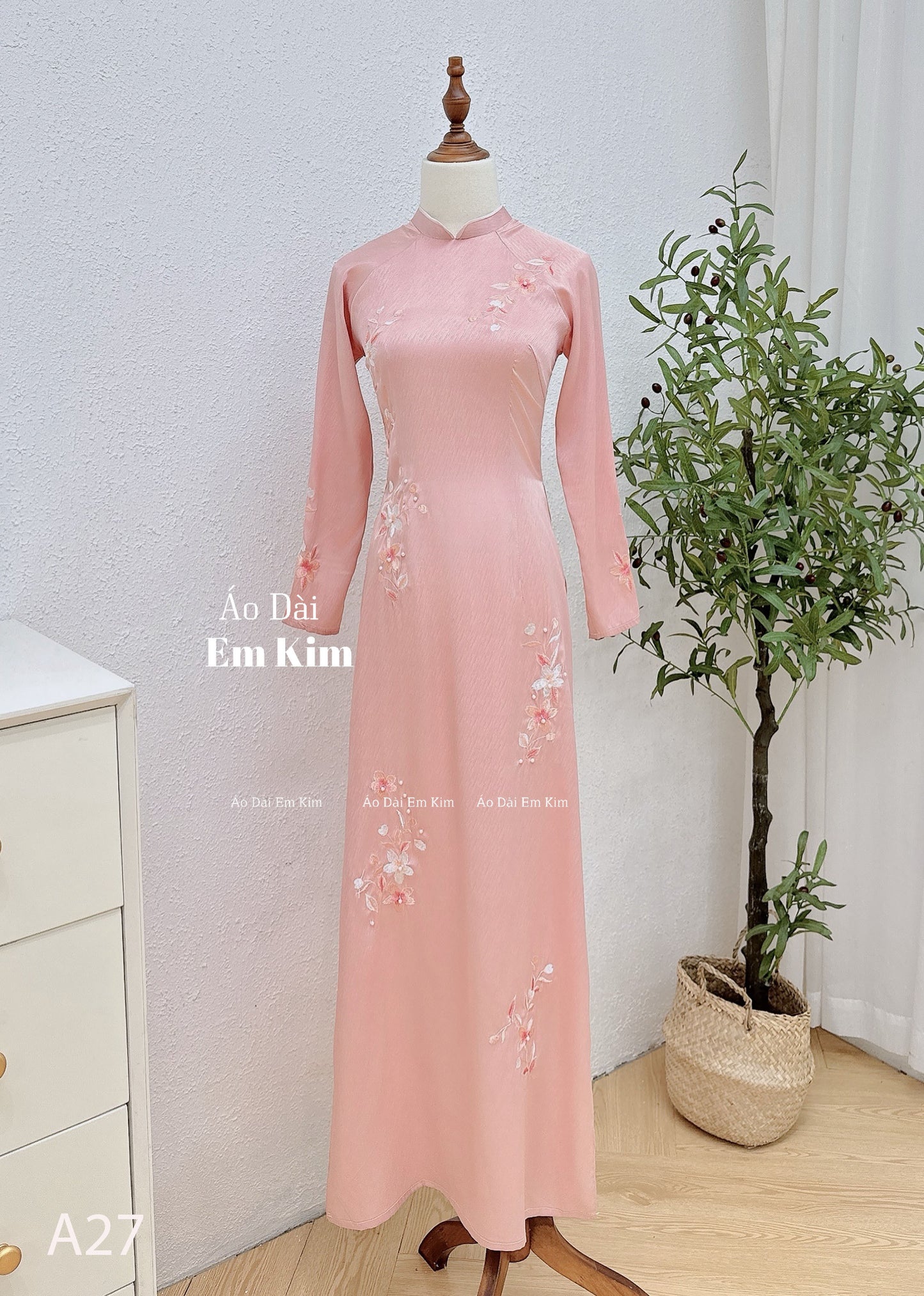 Lụa vân gỗ embroidery ao dai with pants a27