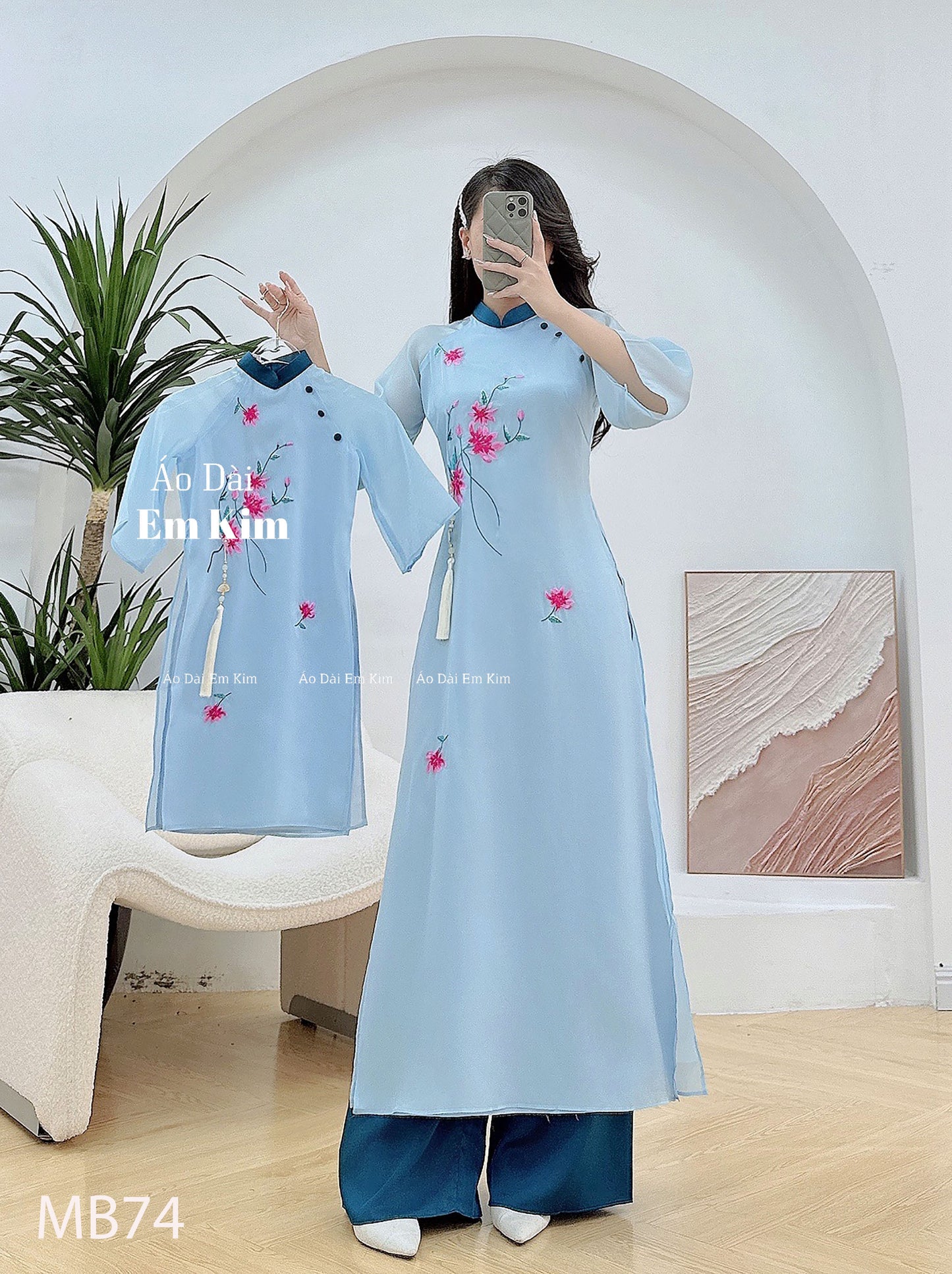 Mommy Daughter Blue Embroidery Flowers MB74