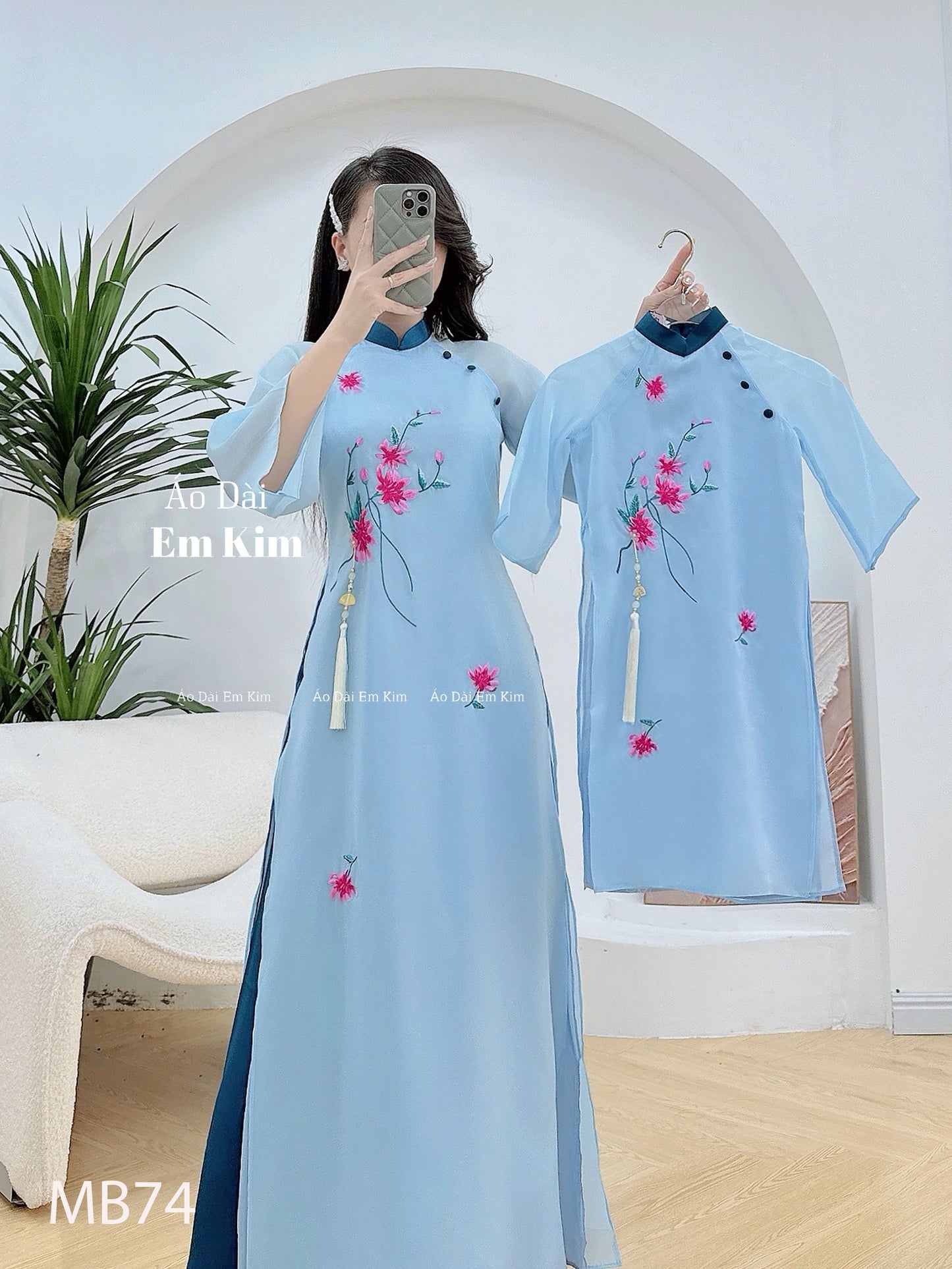 Mommy Daughter Blue Embroidery Flowers MB74