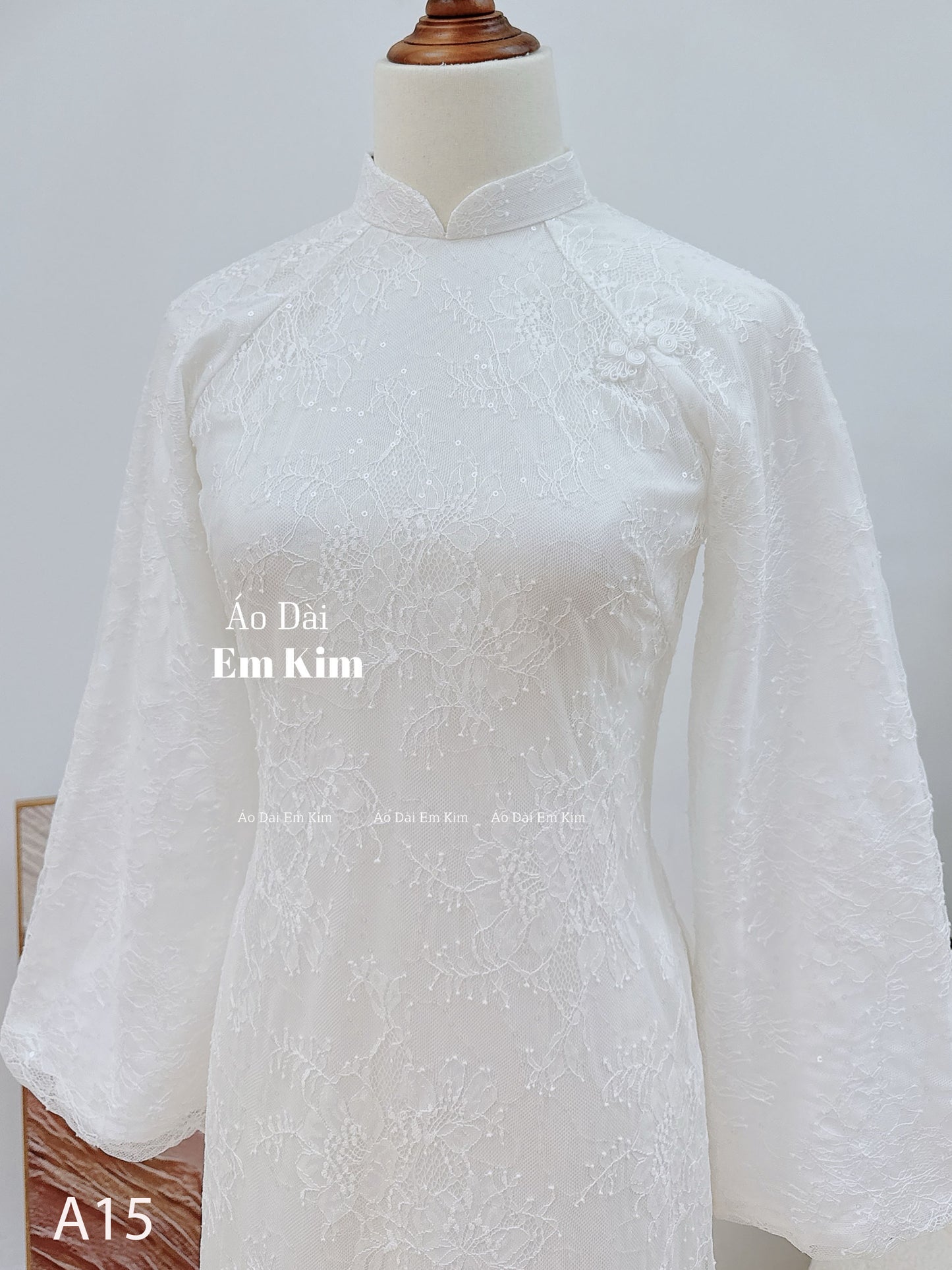 White lace loose form ao dai A15