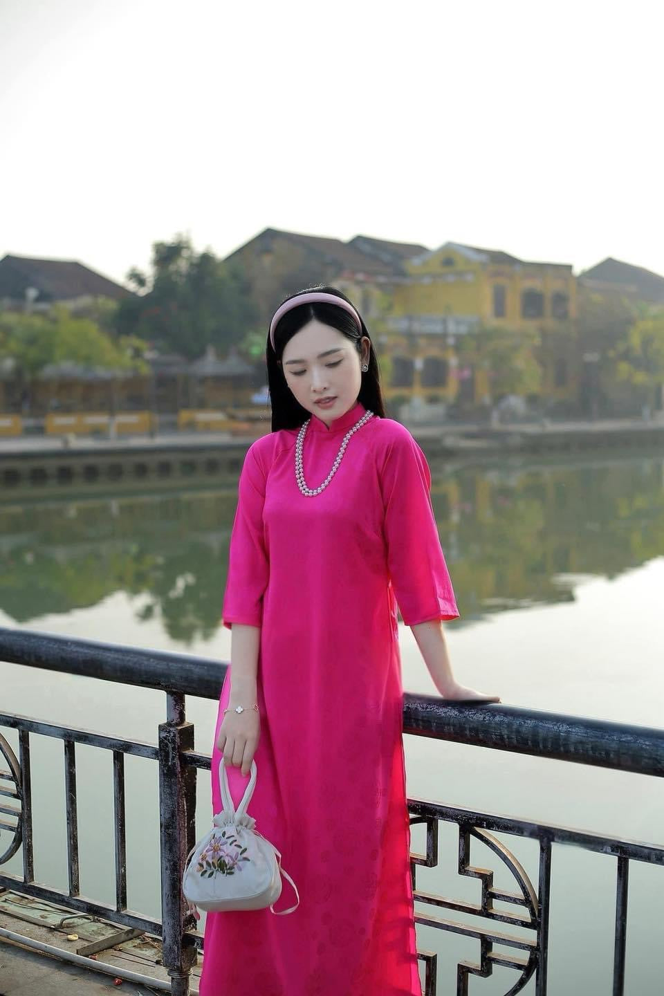 Hot pink lụa gấm loose form ao dai xuong  P15