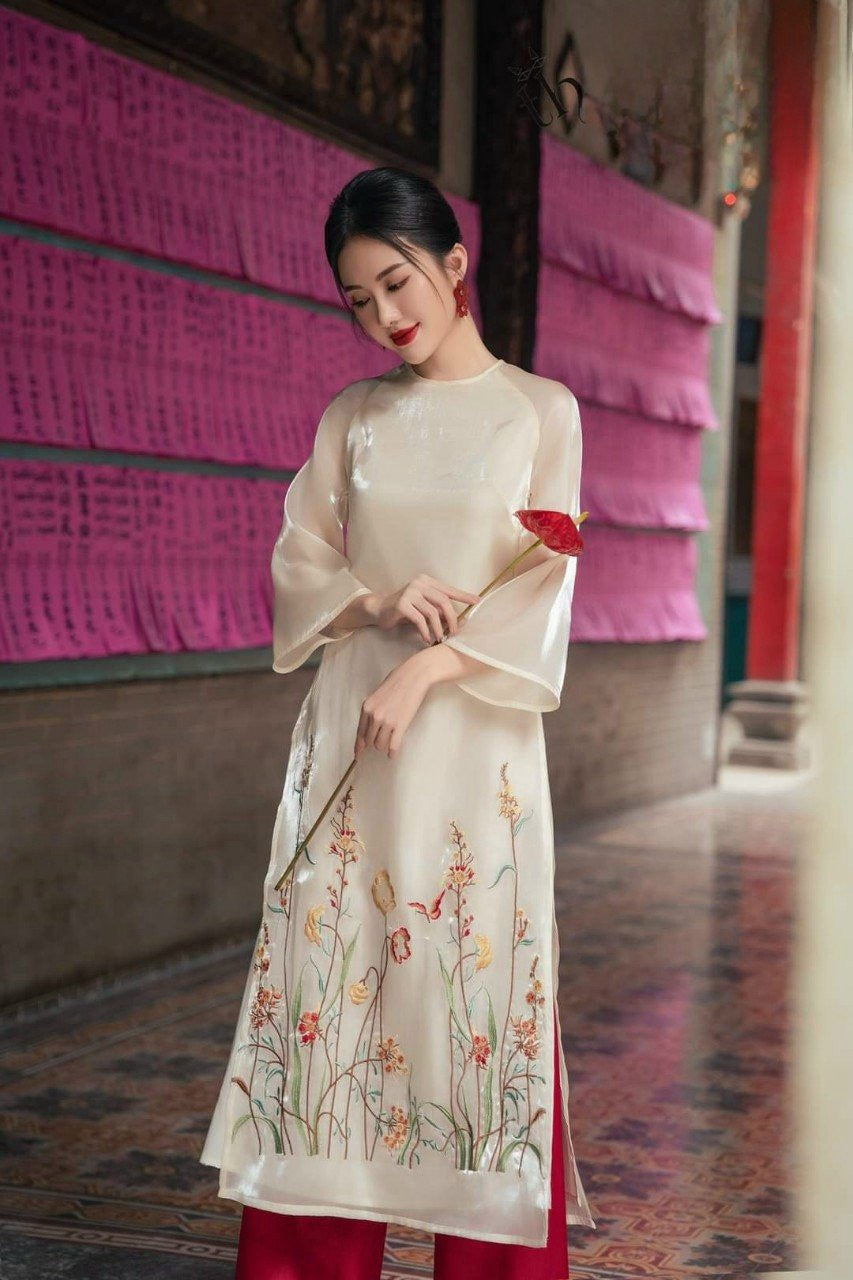 Cream design Embroidery Ao Dai Yem P10