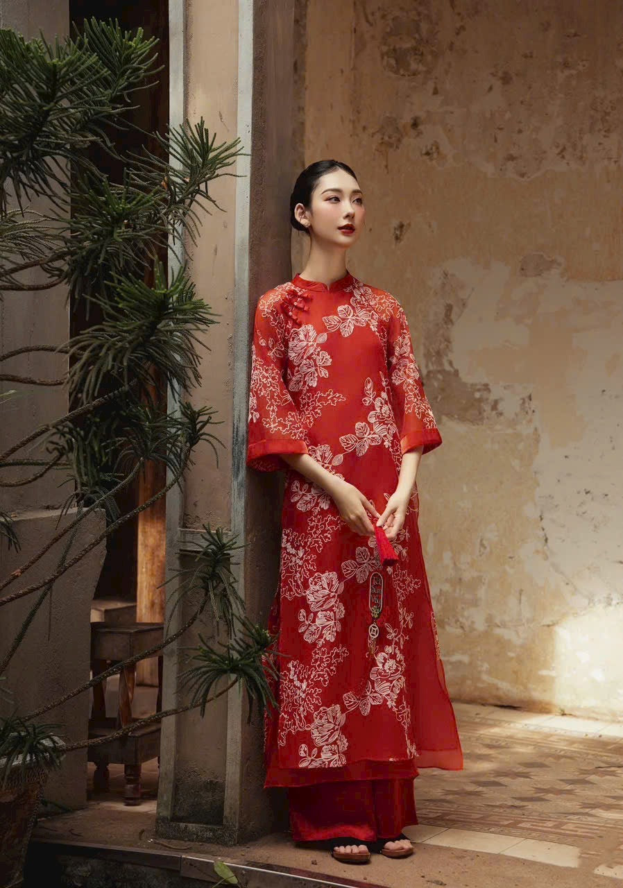 Áo Dai Red Flowers pattern Embroidery | Pre-made Vietnamese Dress for Lunar New Year Ao Dai Viet Nam|Ao Dai Cach Tan with Pants T10