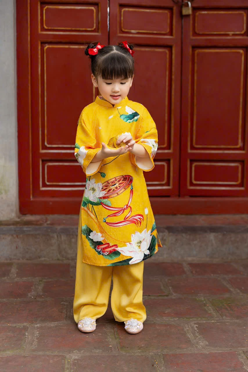 Yellow  Mommy and me matching ao dai set for women and girl| Ao Dai Me va Be modern silk organza| | Lunar New Year| MB51