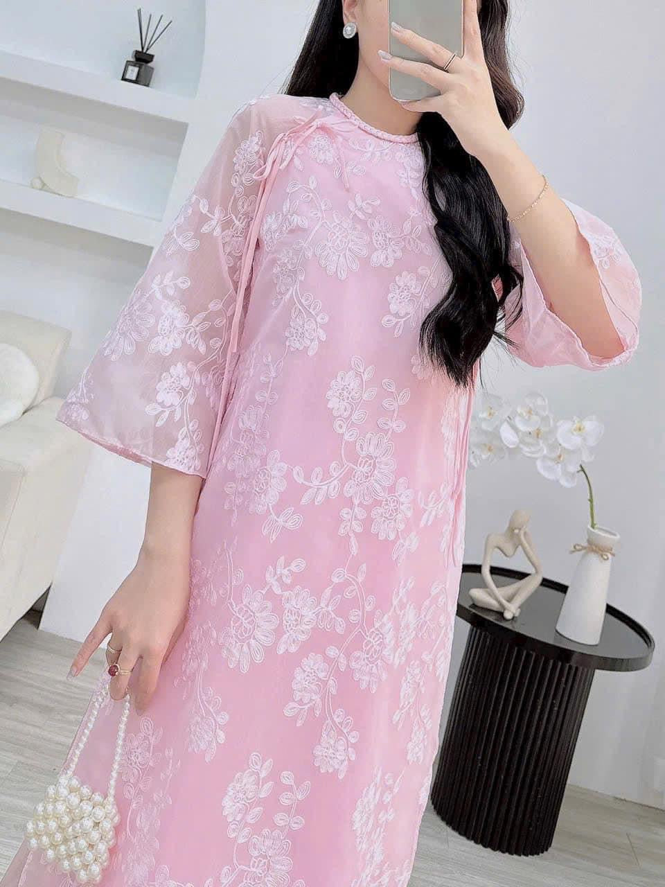 Light pink lace plain Ao Dai Cach tan| Pre-made Vietnamese Dress for Lunar New Year|Ao Dai Cach Tan with Pants M01