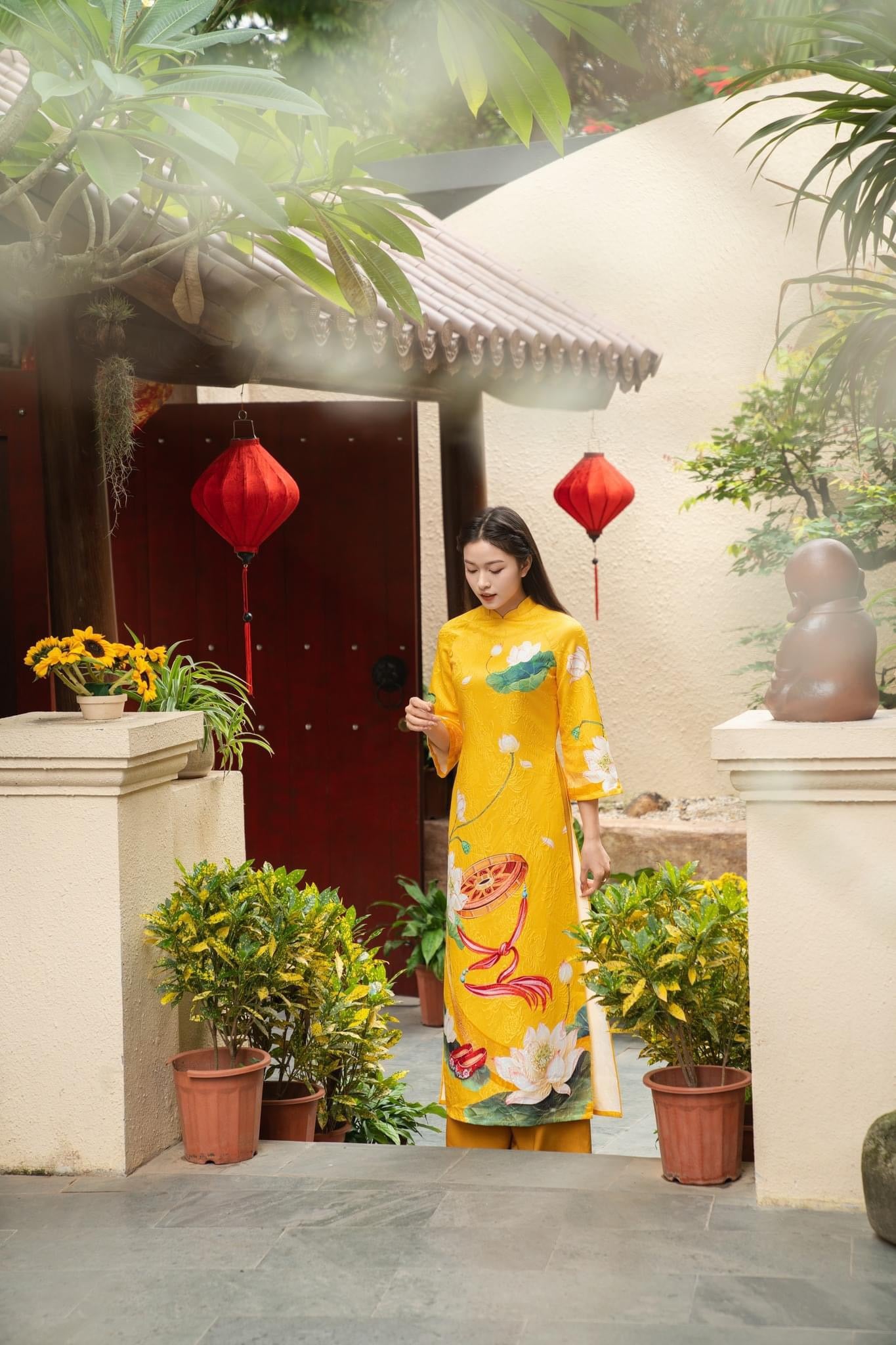 Ha Cuc Vang rua Primy flowers Ao Dai| Pre-made Vietnamese Dress for Lunar New Year Ao Dai Viet Nam|Ao Dai Cach Tan with Pants Q25