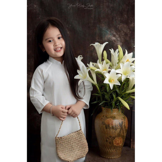 Girl White Ao Dai Lua ngoc trai