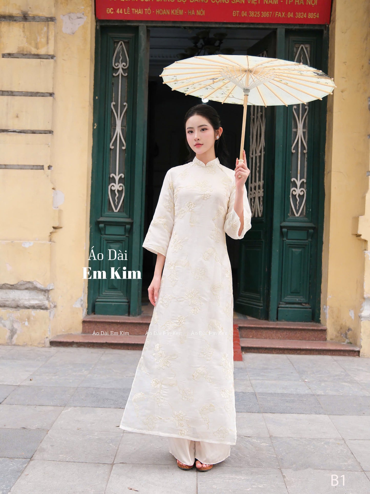 Cream embroidery Carla Ao Dai B1