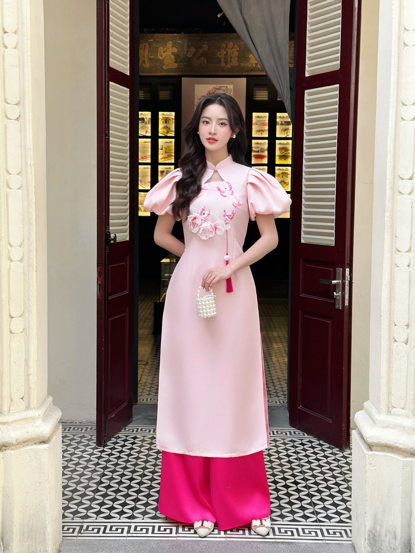 Ao Dai cach tan tapta Pink flowers| Pre-made Vietnamese Dress for Lunar New Year Ao Dai Viet Nam|Ao Dai Cach Tan with Pants Q22