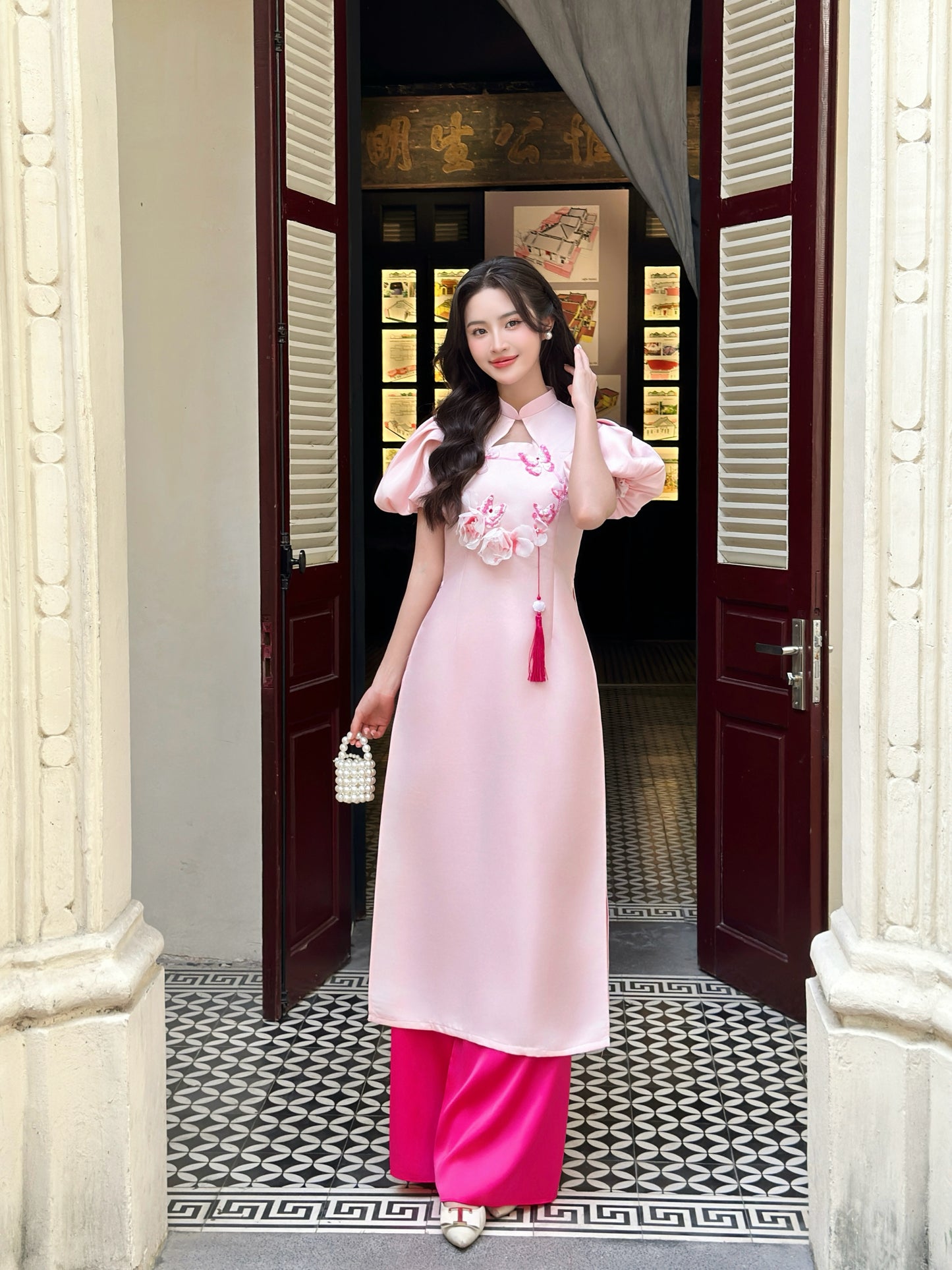 Ao Dai cach tan tapta Pink flowers| Pre-made Vietnamese Dress for Lunar New Year Ao Dai Viet Nam|Ao Dai Cach Tan with Pants Q22