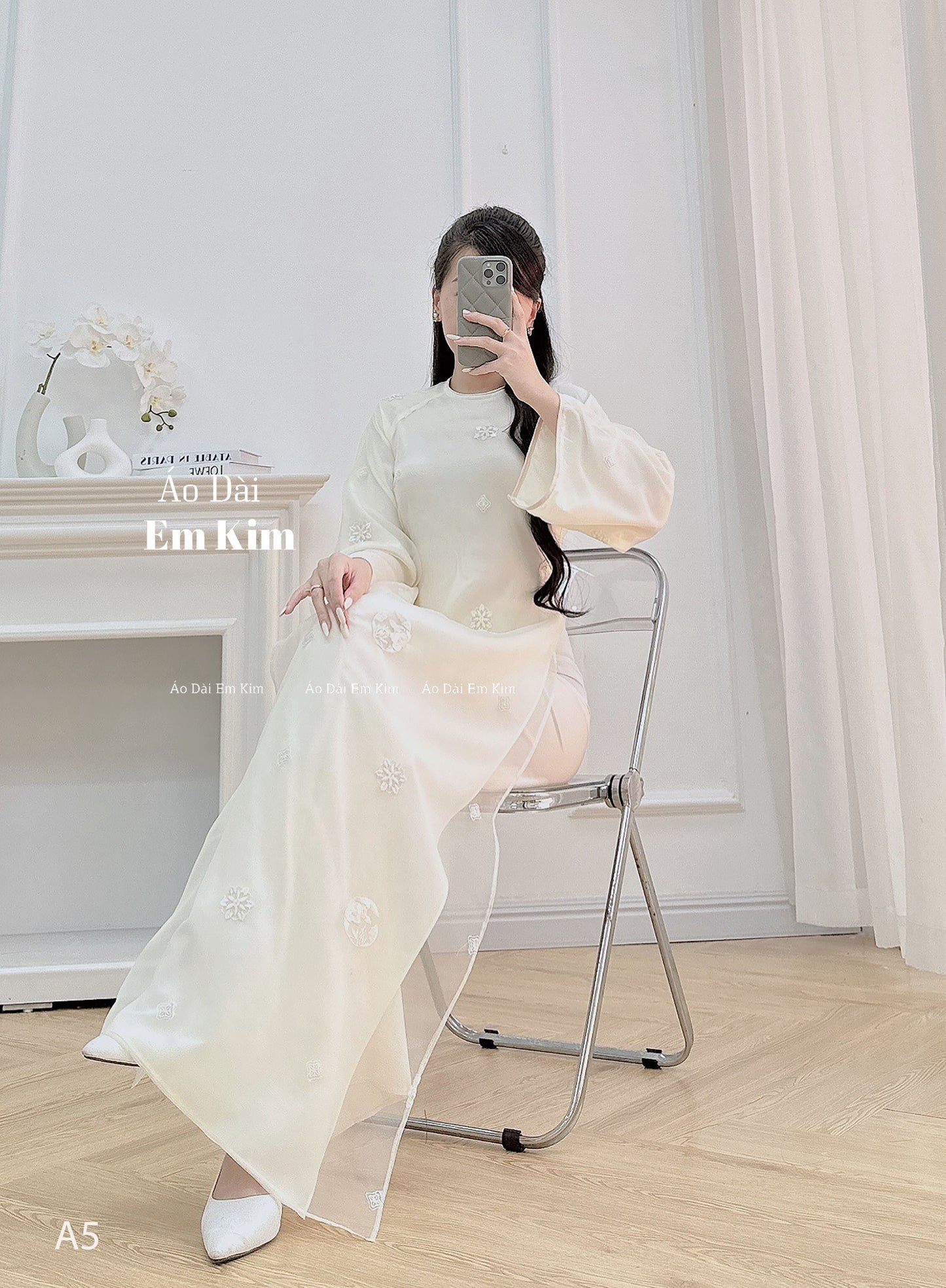 Cream lace embroidery with pearl A5