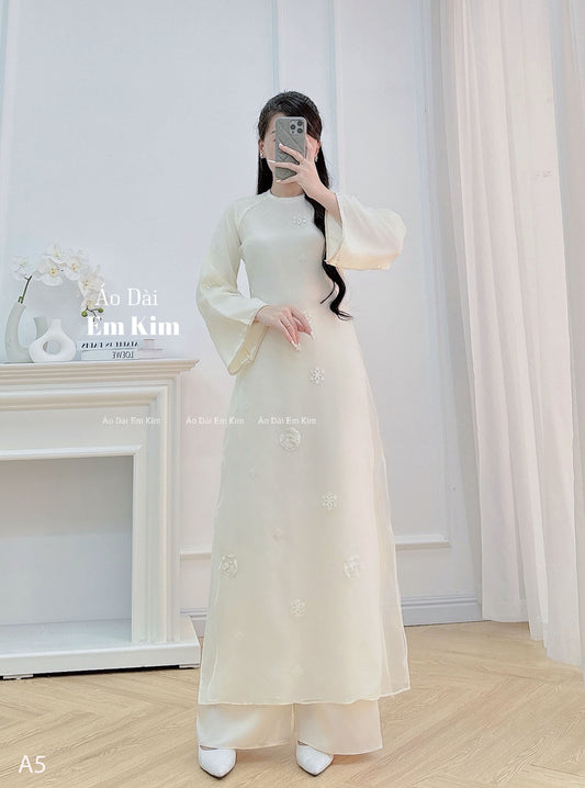 Cream lace embroidery with pearl A5