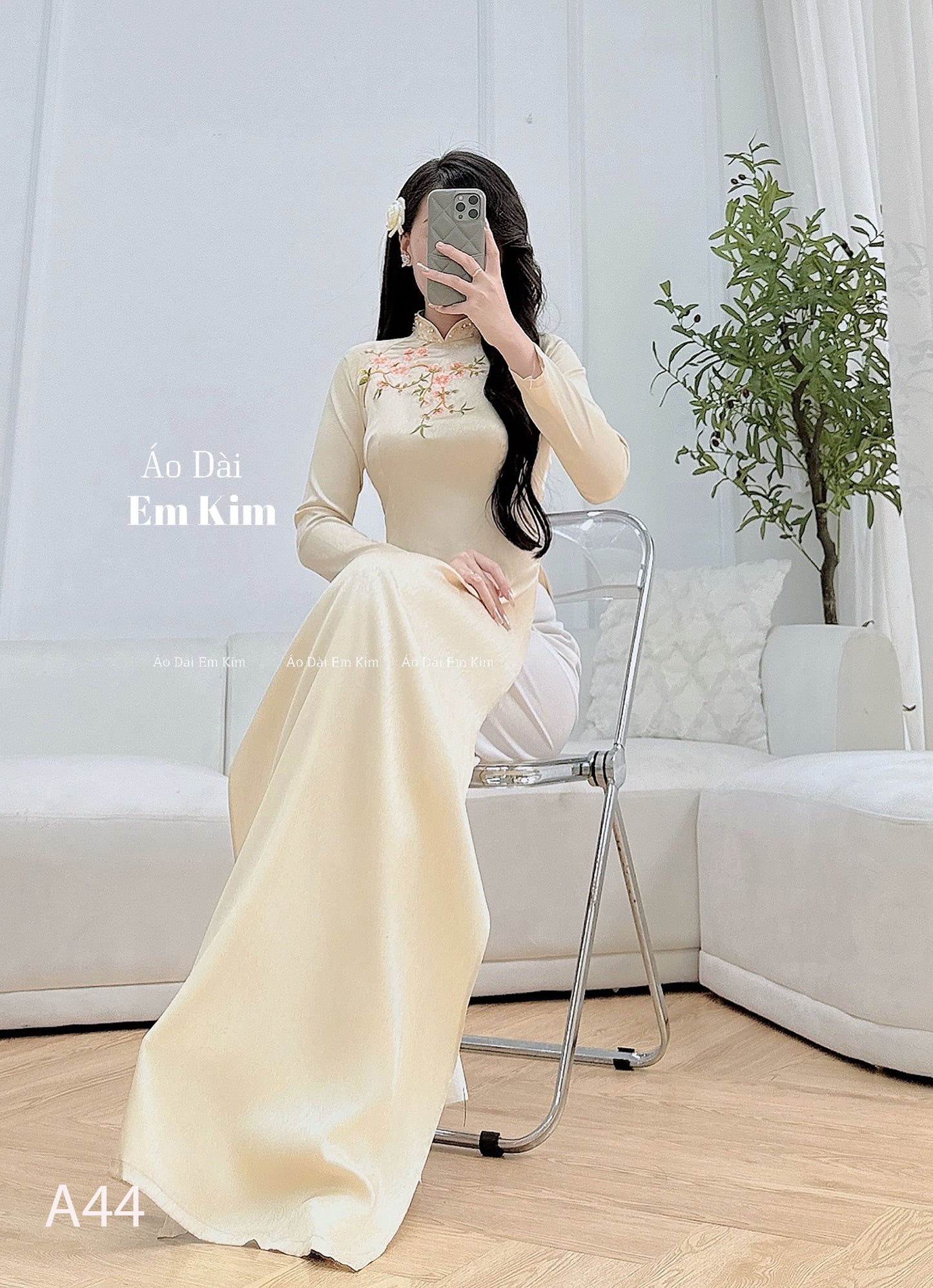 Cream Van Go theu Design Ao Dai  A44