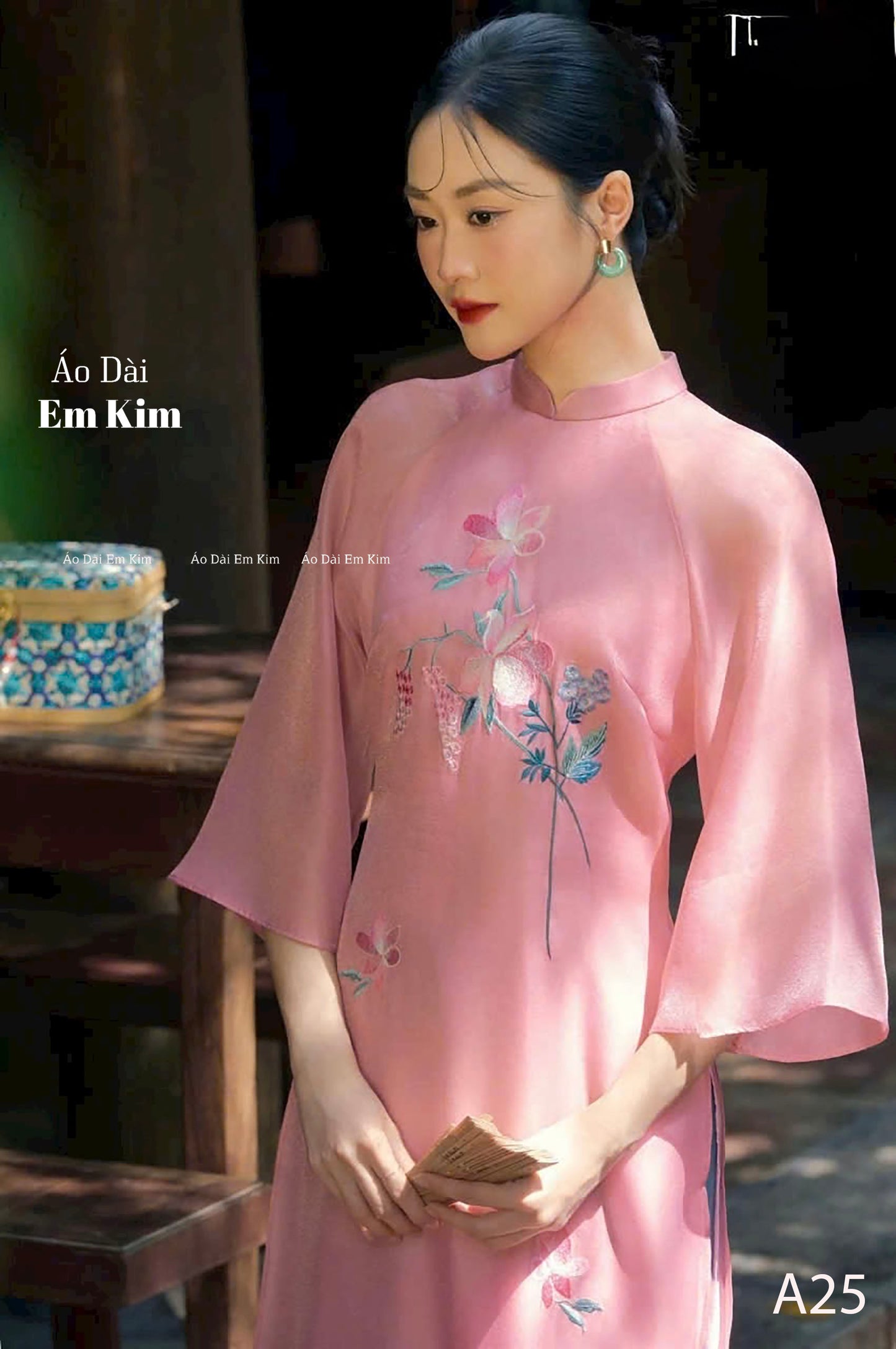 Pink embroidery ao dai modern A25