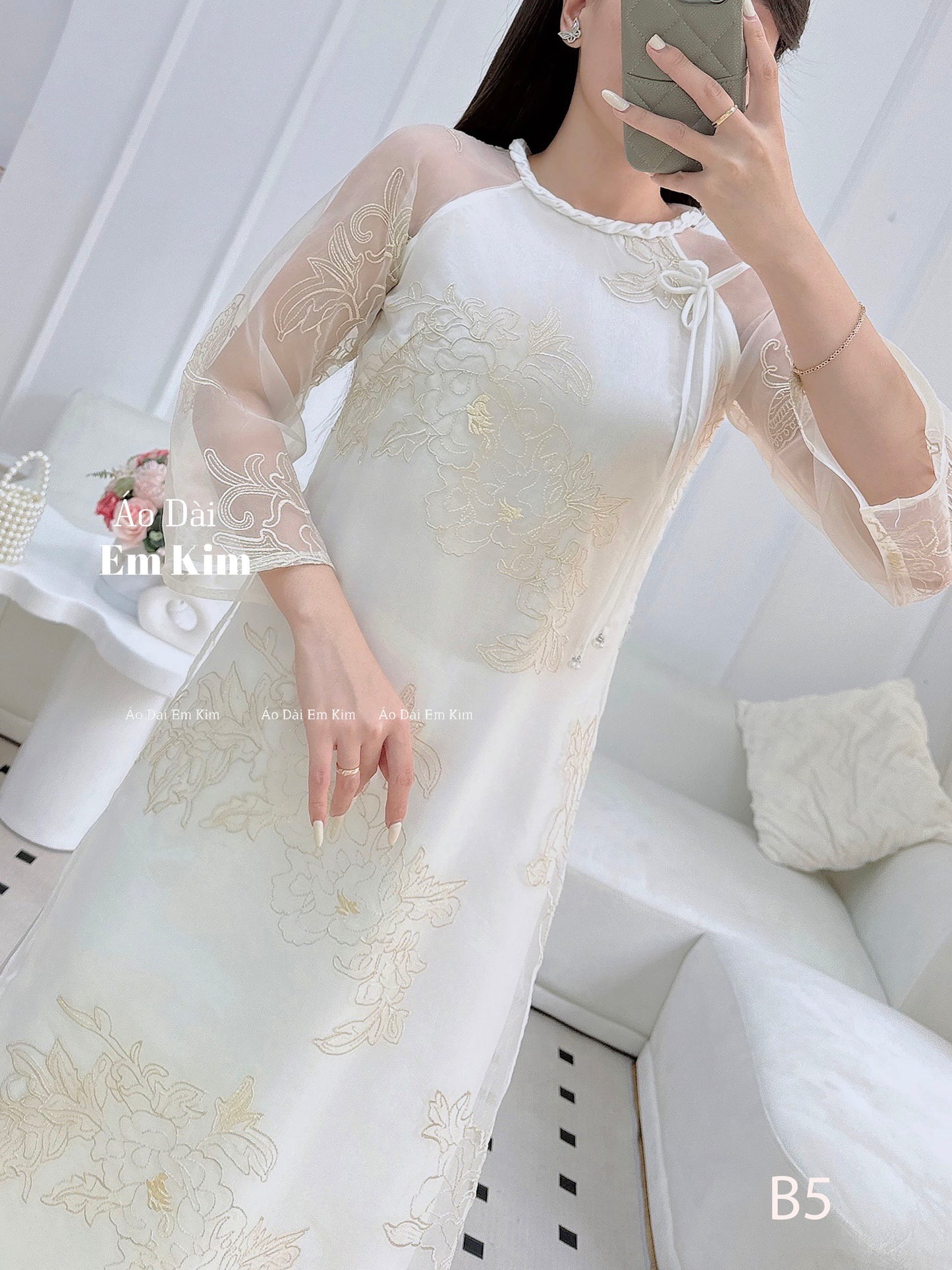 Cream braided neck with Bow Ao Dai | B5