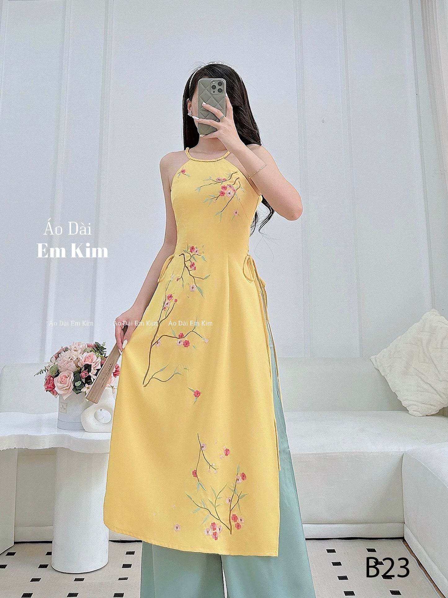 sleeveless embroidry yellow flower Ao Dai |B23