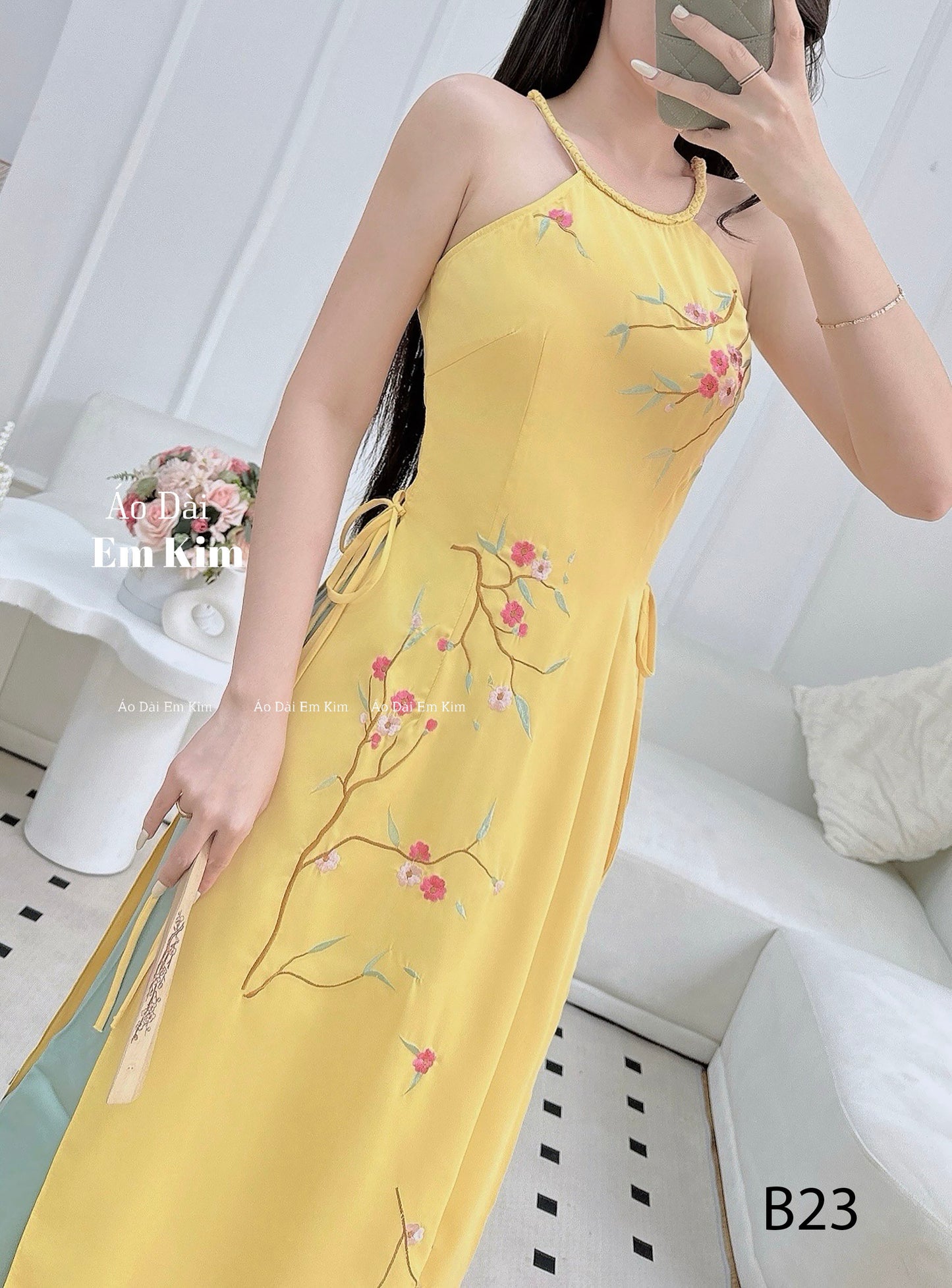 sleeveless embroidry yellow flower Ao Dai |B23