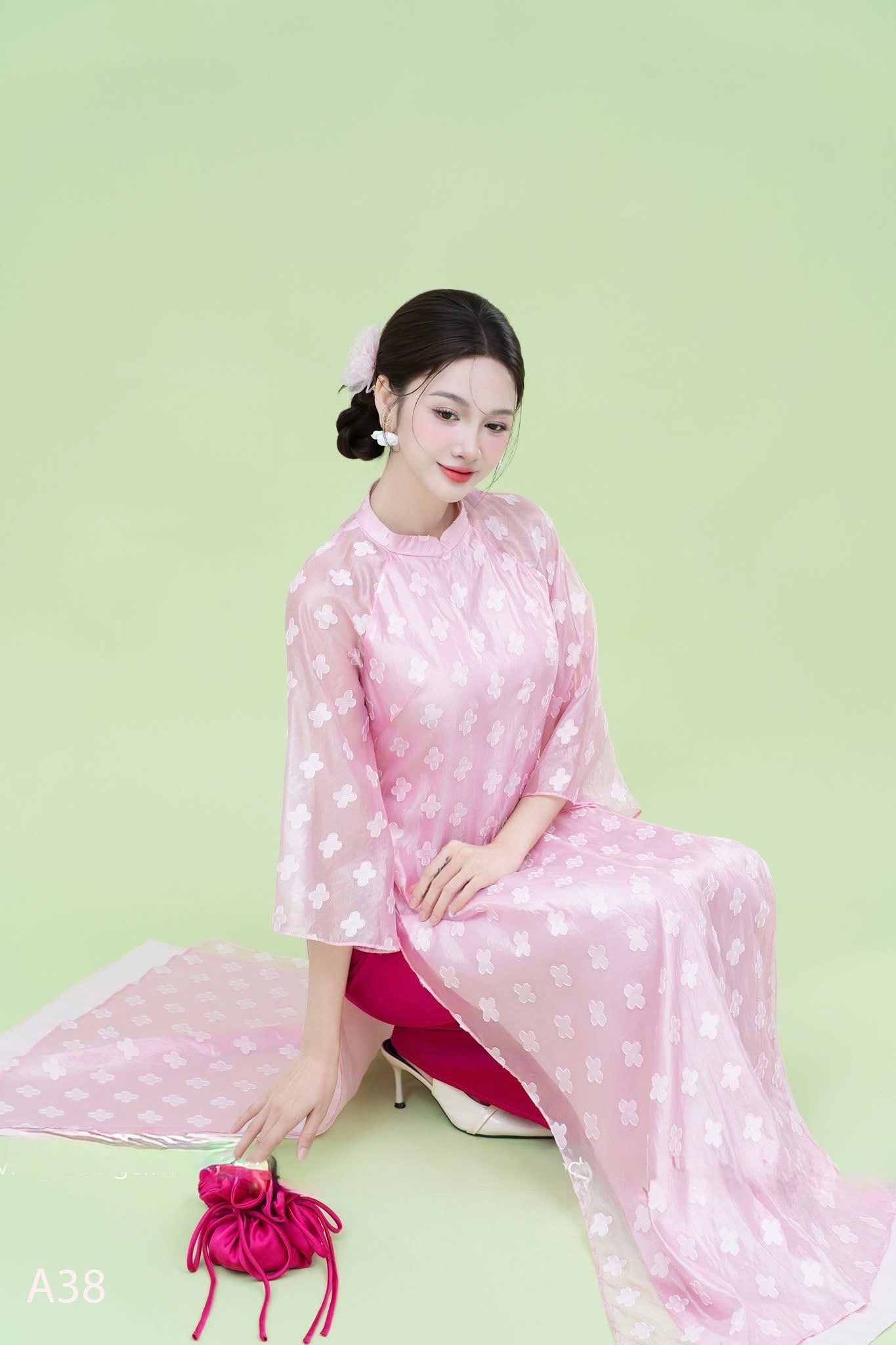 Pink tơ Ao Daii cach tân A38