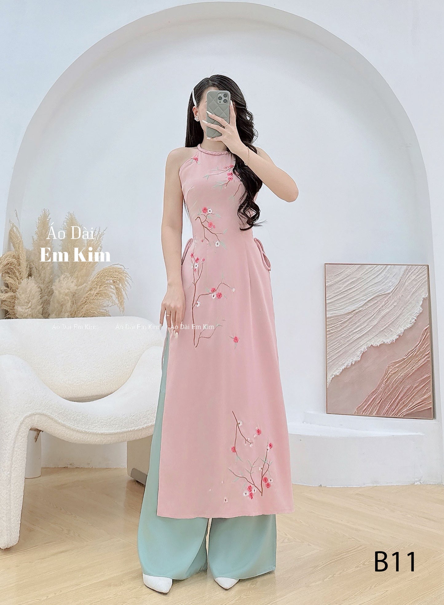 Sleeveless Ao Dai lua theu |B11