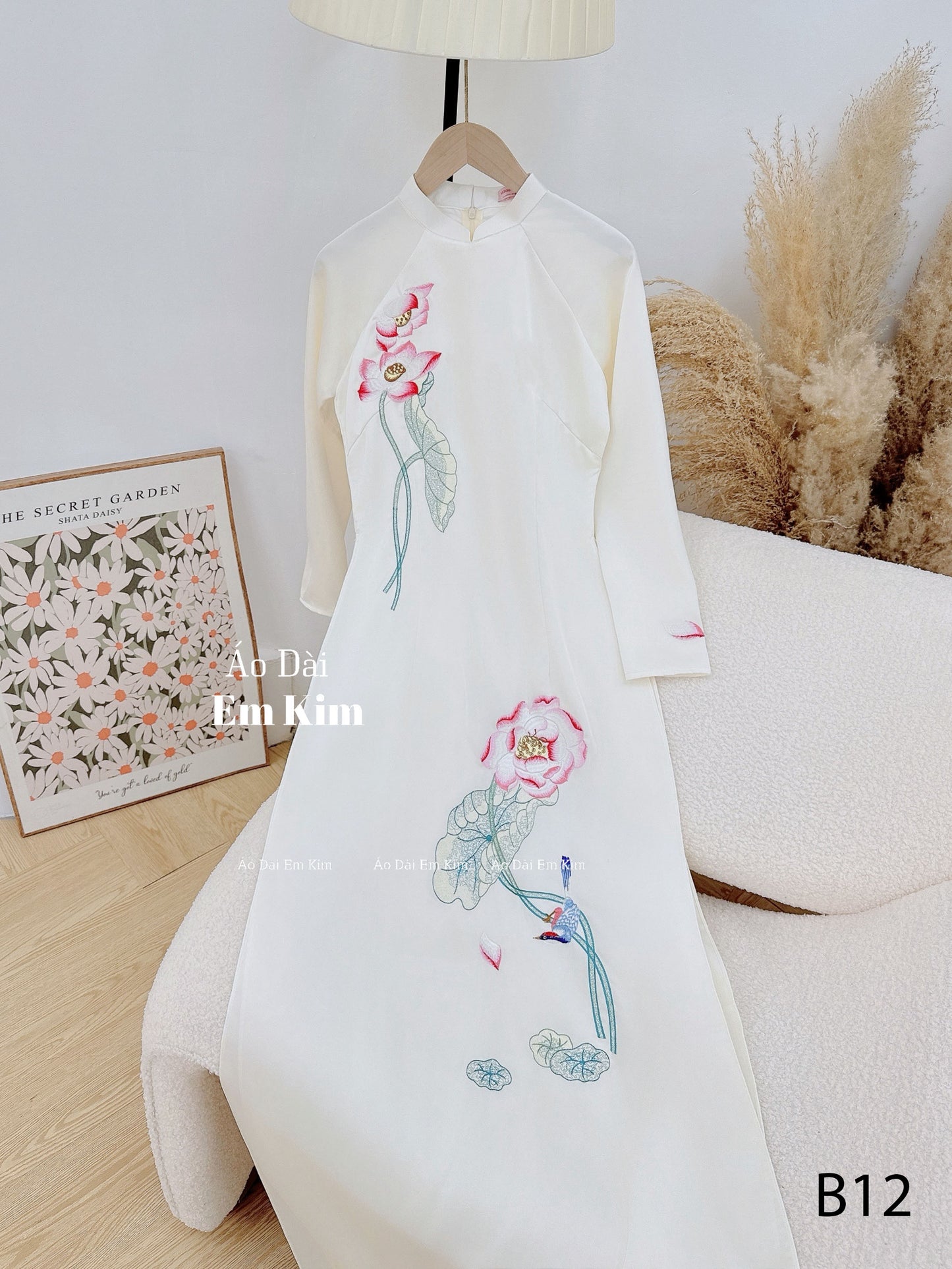 Sen trang  Ao Dai Theu B12