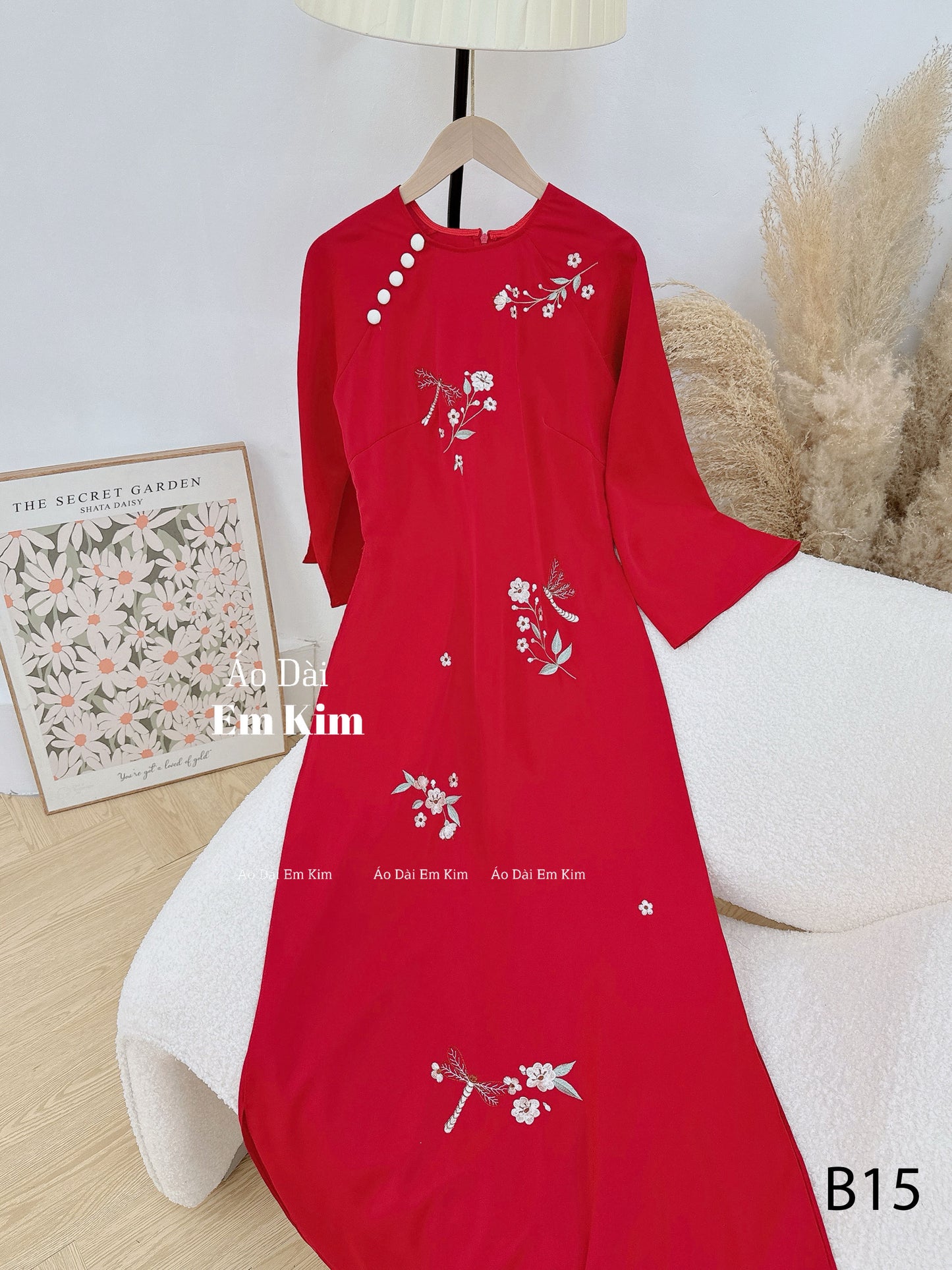 Red Embroidery Ao Dai Cach Tan |B15