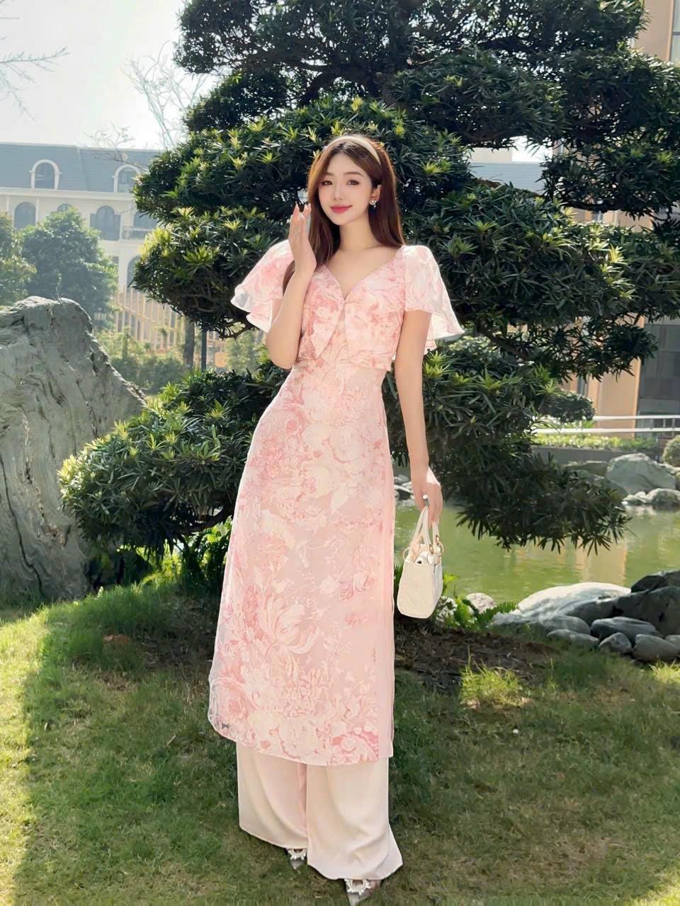 Modern Premium Silk Ao Dai with Wings Sleeve for Women - Pre-made Vietnamese Dress for Lunar New Year|Ao Dai Cach Tan with Pants N06 Modern Premium Silk Ao Dai with Wings Sleeve for Women - Pre-made Vietnamese Dress for Lunar New Year|Ao Dai Cach Tan with Pants N06