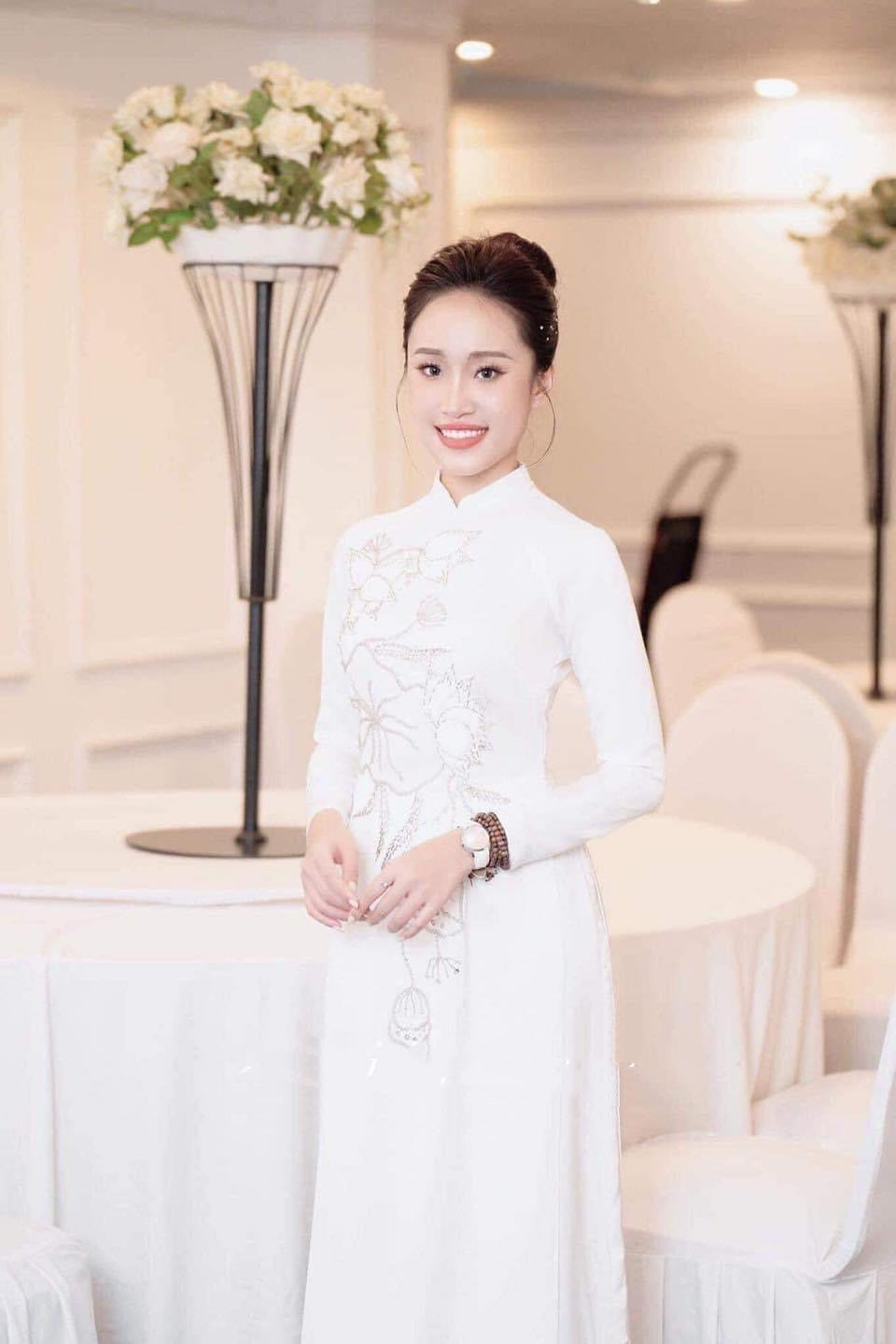 White ao clearance dai wedding dress